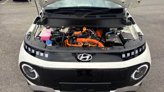 Hyundai INSTER 85kW 02 49kWh 5dr Auto Electric Hatchback - Image 8